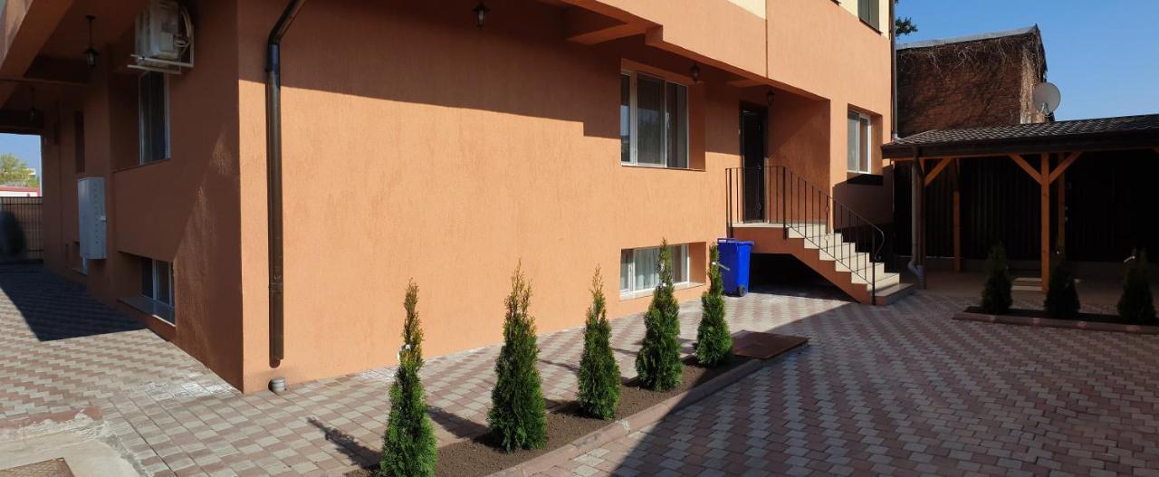 Villa Accommodation บูคาเรสต์ ภายนอก รูปภาพ